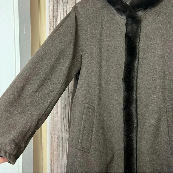 Ellen Tracy Wool Blend women’s Faux fur Coat size 14 - Picture 3 of 14